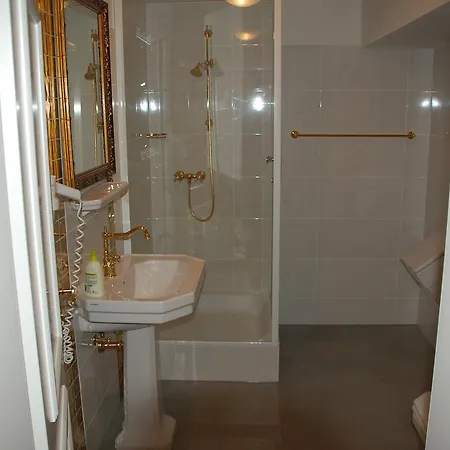 Kegel Tanz Palast Casa de hóspedes 3*